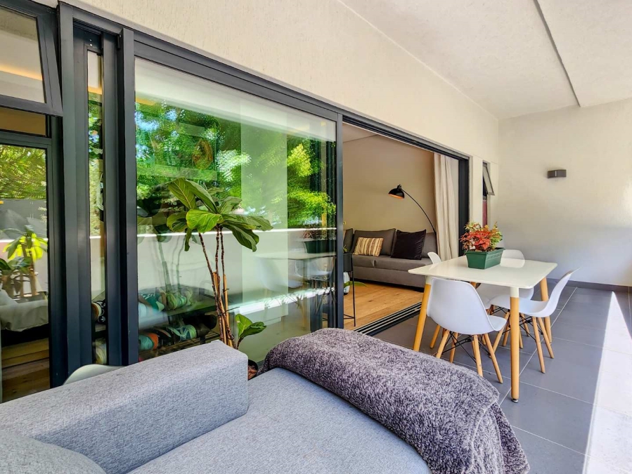 1 Bedroom Property for Sale in Sea Point Western Cape